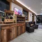 Hotel & 3*