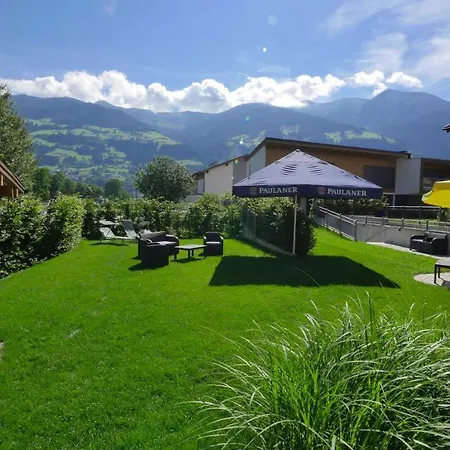 Hotel & Mit Fuegen