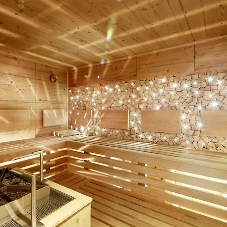 & 3* フューゲン