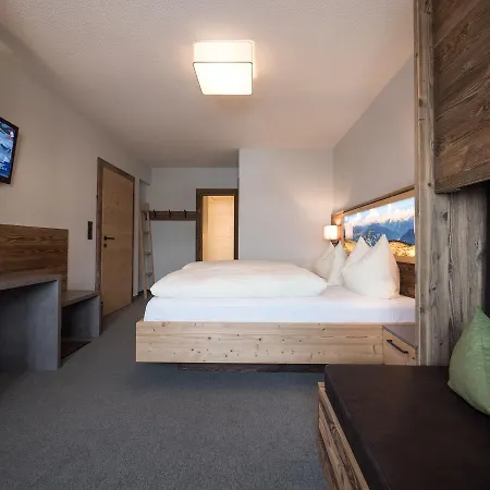& Mit Hotel 3*