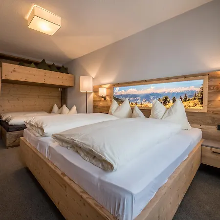Hotel & Mit 3*