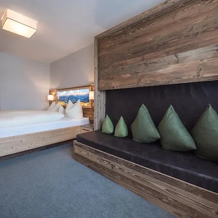 & Mit Hotel